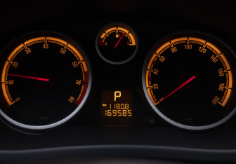 Подержанный автомобиль Opel Corsa 2007 года (12 фото)