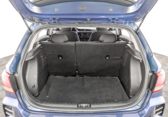 Подержанный автомобиль Kia Rio Hatchback 2021 года (10 фото)