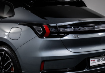 Подержанный автомобиль Zeekr 001 2023 года (17 фото)