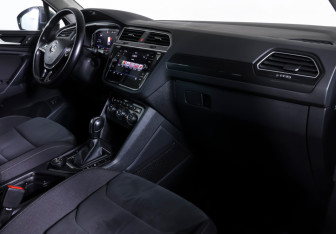 Подержанный автомобиль Volkswagen Tiguan 2020 года (10 фото)