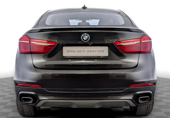 Подержанный автомобиль BMW X6 2018 года (6 фото)