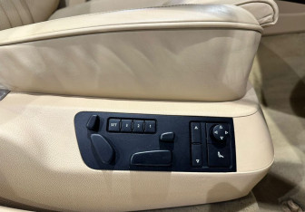 Подержанный автомобиль Volkswagen Phaeton 2010 года (14 фото)