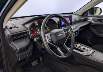 Подержанный автомобиль Haval Jolion 2023 года (16 фото)