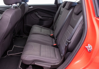 Подержанный автомобиль Ford Kuga 2015 года (11 фото)