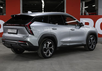 Подержанный автомобиль Geely Atlas 2024 года (5 фото)