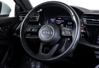 Подержанный автомобиль Audi A3 Hatchback 2021 года (13 фото)