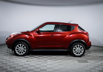 Подержанный автомобиль Nissan Juke 2014 года (8 фото)