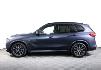 Подержанный автомобиль BMW X5 2019 года (8 фото)
