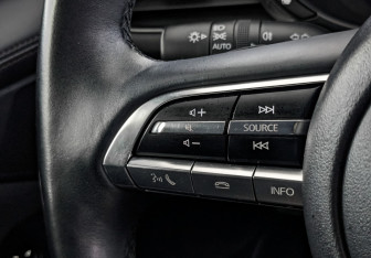 Подержанный автомобиль Mazda 3 Hatchback 2019 года (28 фото)