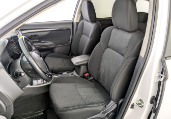 Подержанный автомобиль Mitsubishi Outlander 2018 года (20 фото)