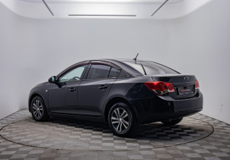 Подержанный автомобиль Chevrolet Cruze Sedan 2009 года (7 фото)