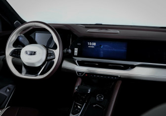 Подержанный автомобиль Geely Monjaro 2023 года (10 фото)