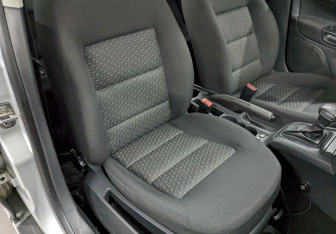 Подержанный автомобиль Skoda Fabia Hatchback 2010 года (19 фото)