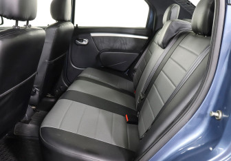 Подержанный автомобиль Renault Logan Sedan 2013 года (11 фото)