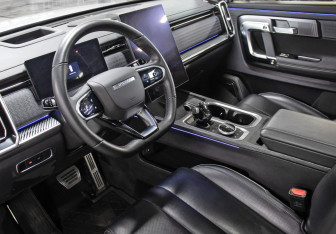 Подержанный автомобиль Jaecoo J7 2023 года (17 фото)