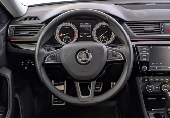 Подержанный автомобиль Skoda Superb Liftback 2016 года (22 фото)