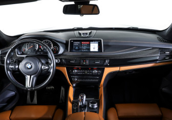 Подержанный автомобиль BMW X5 M 2018 года (12 фото)