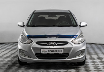 Подержанный автомобиль Hyundai Solaris Hatchback 2011 года (2 фото)