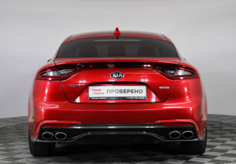 Подержанный автомобиль Kia Stinger 2019 года (6 фото)