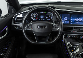 Подержанный автомобиль Geely Tugella 2023 года (10 фото)