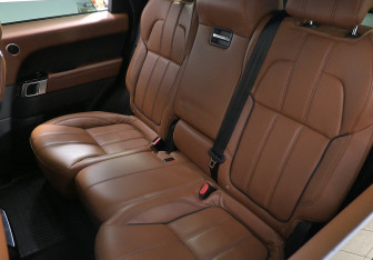 Подержанный автомобиль Land Rover Range Rover Sport 2015 года (20 фото)