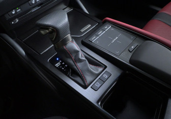 Подержанный автомобиль Lexus ES 2022 года (12 фото)