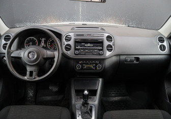 Подержанный автомобиль Volkswagen Tiguan 2012 года (9 фото)