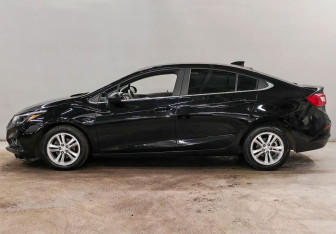 Подержанный автомобиль Chevrolet Cruze Sedan 2017 года (8 фото)