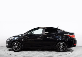 Подержанный автомобиль Hyundai Solaris Sedan 2015 года (3 фото)