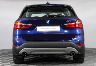 Подержанный автомобиль BMW X1 2017 года (4 фото)
