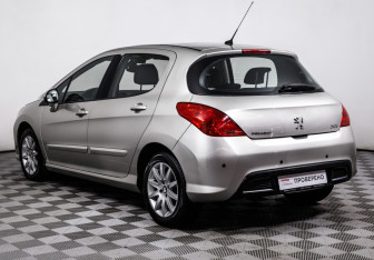Подержанный автомобиль Peugeot 308 Hatchback 2008 года (2 фото)
