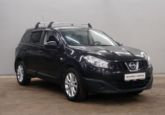 Подержанный автомобиль Nissan Qashqai+2 2011 года (3 фото)