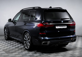 Подержанный автомобиль BMW X7 2019 года (7 фото)
