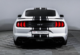 Подержанный автомобиль Ford Mustang Coupe 2020 года (6 фото)