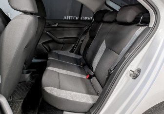 Подержанный автомобиль Skoda Rapid Liftback 2021 года (12 фото)