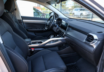 Подержанный автомобиль Geely Coolray 2020 года (10 фото)
