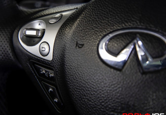 Подержанный автомобиль Infiniti FX 2009 года (18 фото)