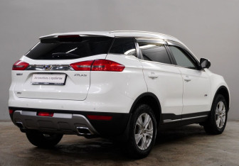 Подержанный автомобиль Geely Atlas 2018 года (7 фото)