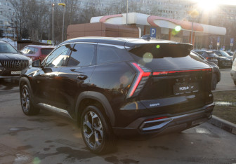 Подержанный автомобиль Geely Atlas 2024 года (5 фото)