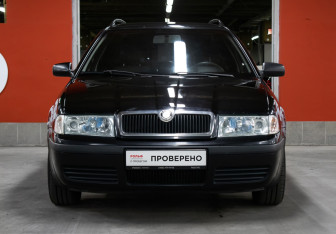 Подержанный автомобиль Skoda Octavia Wagon 2009 года (2 фото)