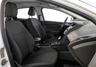 Подержанный автомобиль Ford Focus Hatchback 2018 года (24 фото)