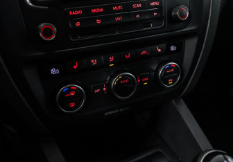 Подержанный автомобиль Volkswagen Jetta Sedan 2013 года (9 фото)