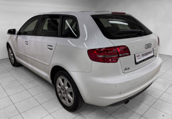 Подержанный автомобиль Audi A3 Hatchback 2012 года (6 фото)