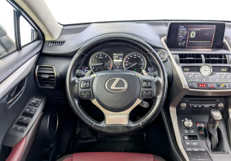 Подержанный автомобиль Lexus NX 2018 года (21 фото)