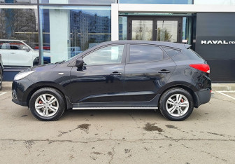 Подержанный автомобиль Hyundai ix35 2011 года (8 фото)
