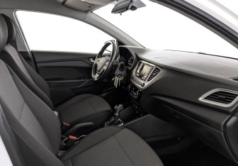 Подержанный автомобиль Hyundai Solaris Sedan 2020 года (13 фото)