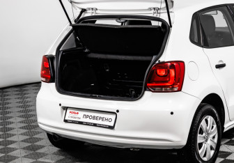 Подержанный автомобиль Volkswagen Polo Hatchback 2010 года (14 фото)