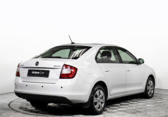 Подержанный автомобиль Skoda Rapid Liftback 2018 года (5 фото)