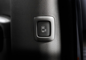 Подержанный автомобиль Kia Carnival 2019 года (16 фото)