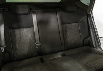 Подержанный автомобиль Opel Astra Sedan 2013 года (14 фото)